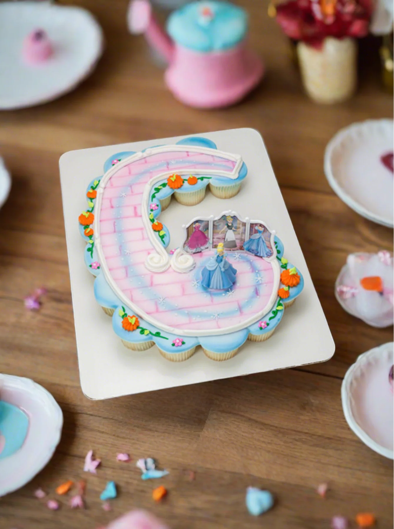 6th Birthday Cinderella Transform Cupcakes - Image 3