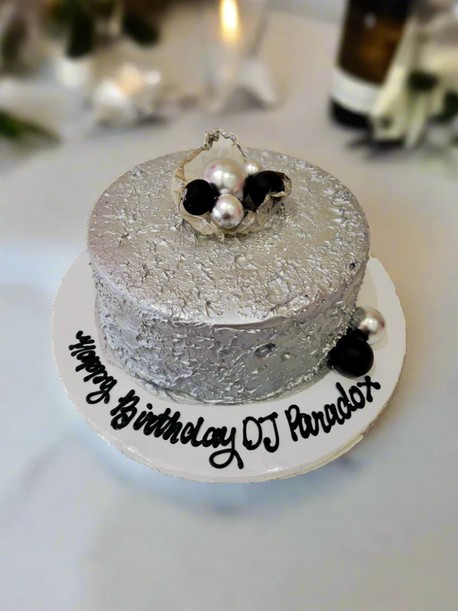 Alayah Gold Birthday Cake - Image 4