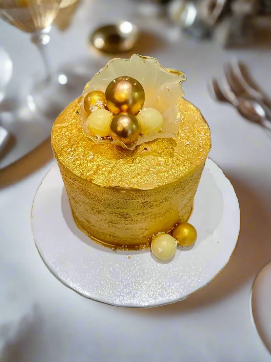 Alayah Gold Birthday Cake - Image 6
