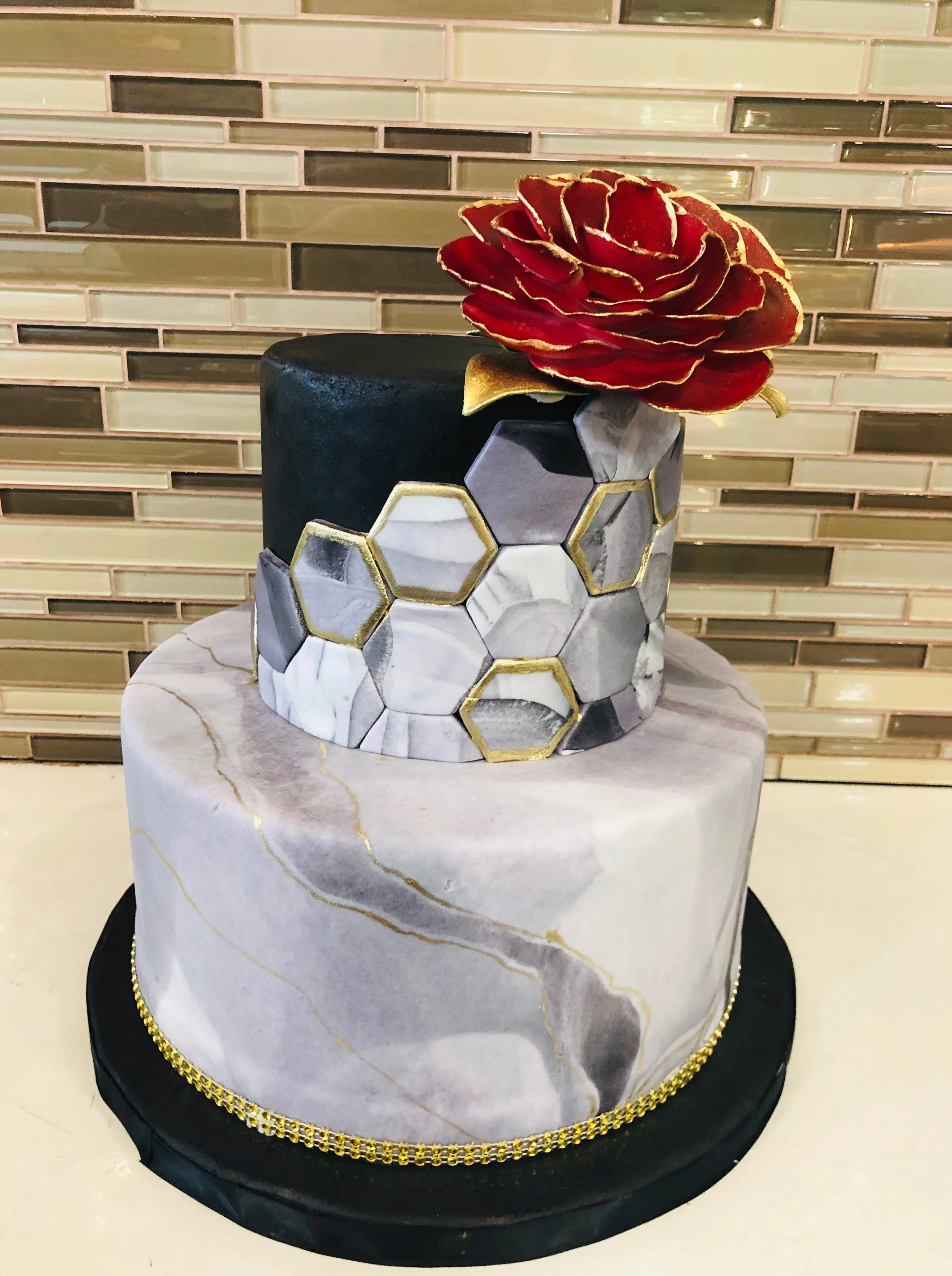 Alex Wedding Cake - Image 5