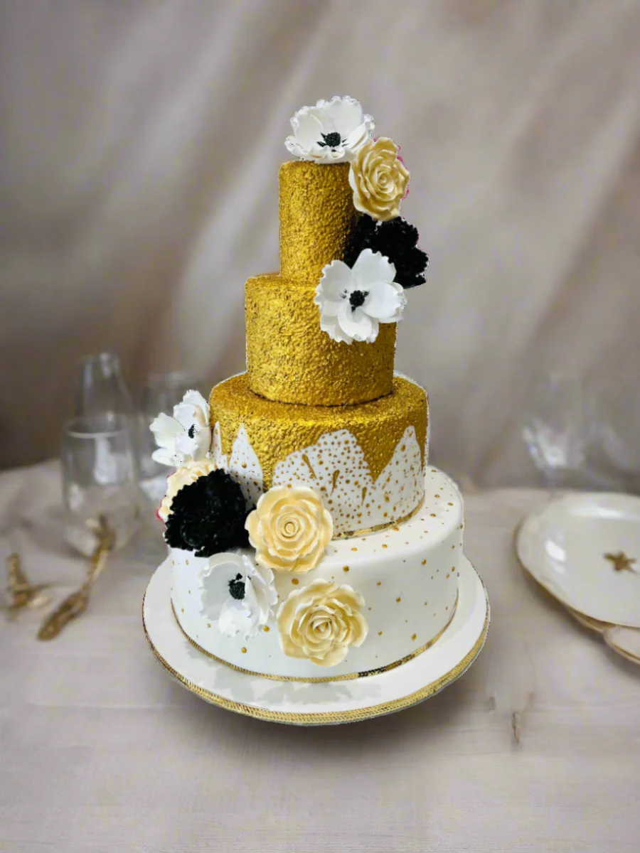Amanda Gold Fondant Cake - Image 4