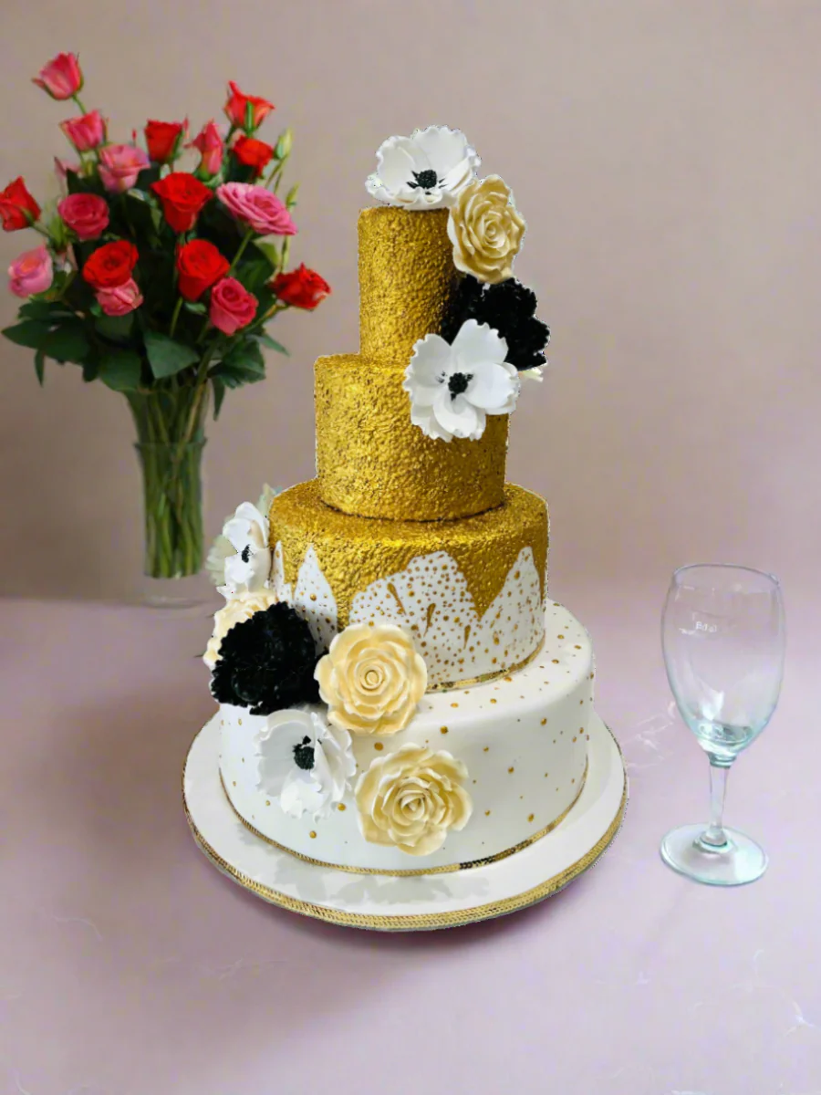 Amanda Gold Fondant Cake - Image 6