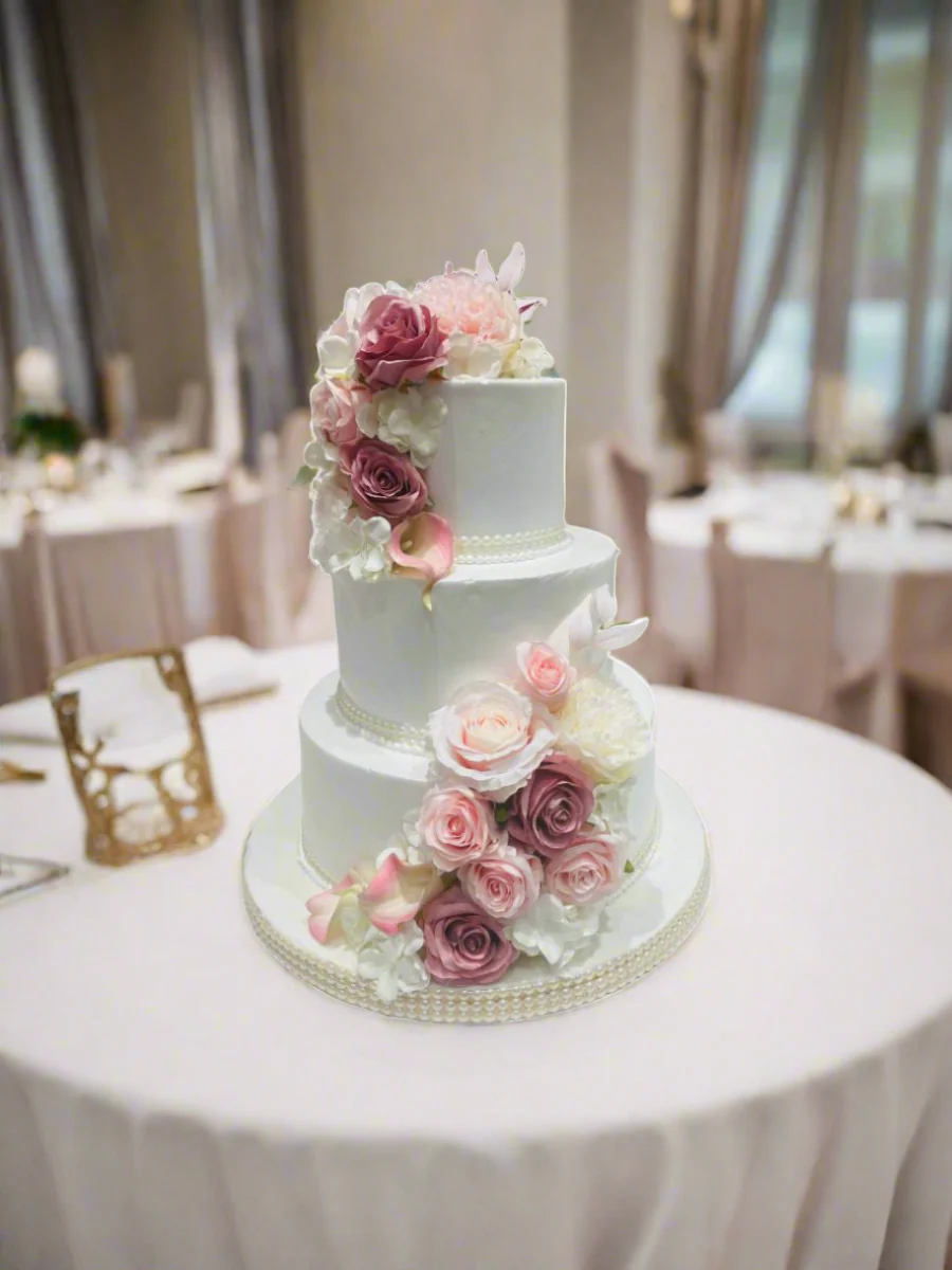 Angelina Wedding Cake - Image 4