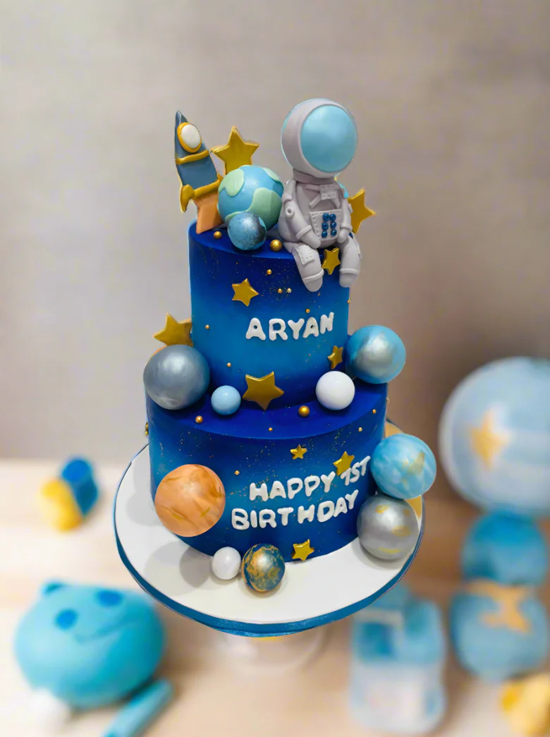 Astronaut Galaxy Theme Fondant Cake - Image 3