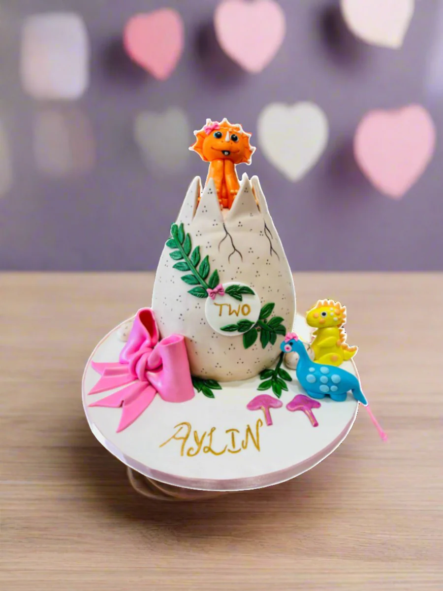 Aylin Dino Molded Cake - Image 3