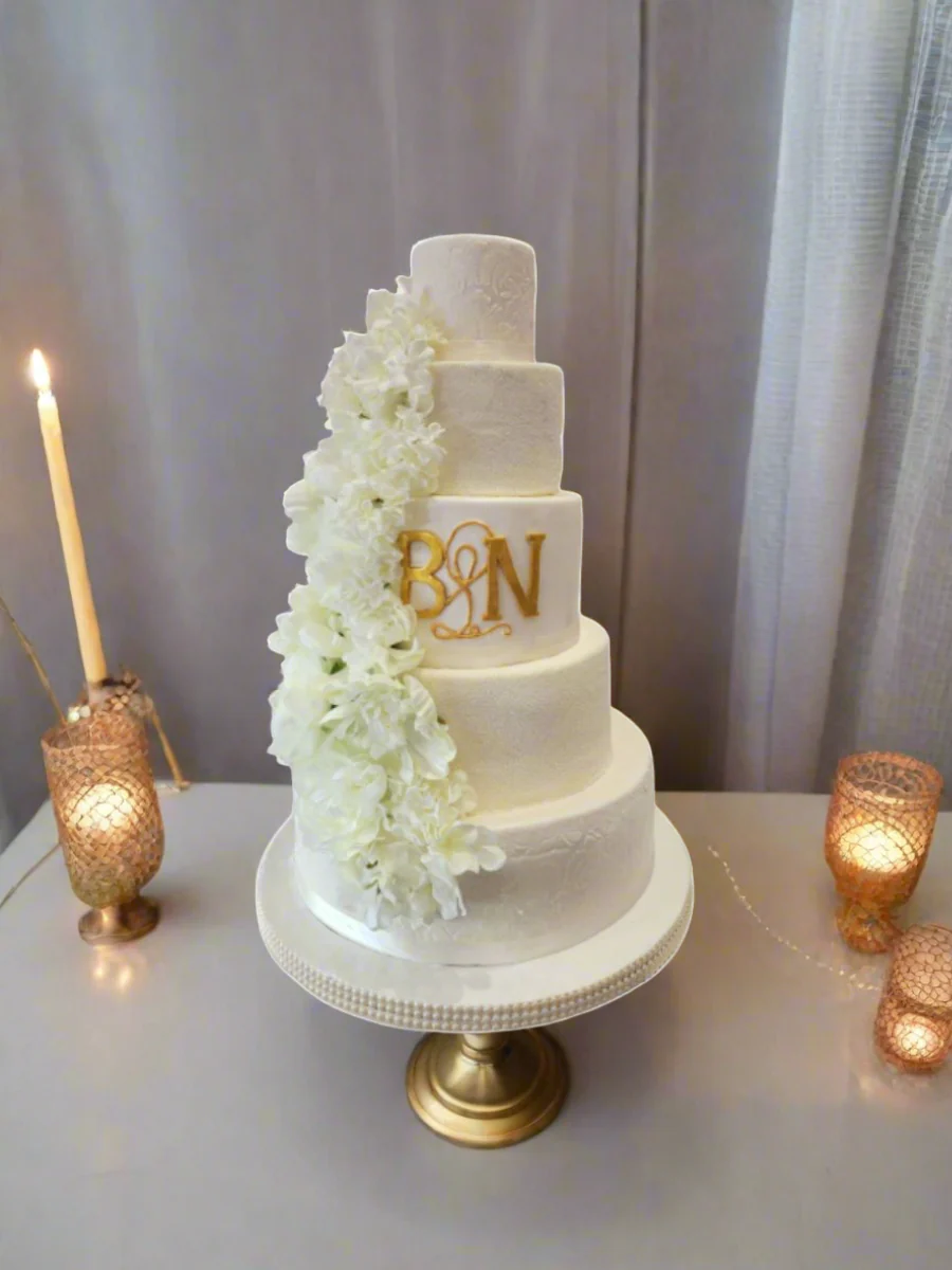 B & N Fondant Wedding Cake - Image 2