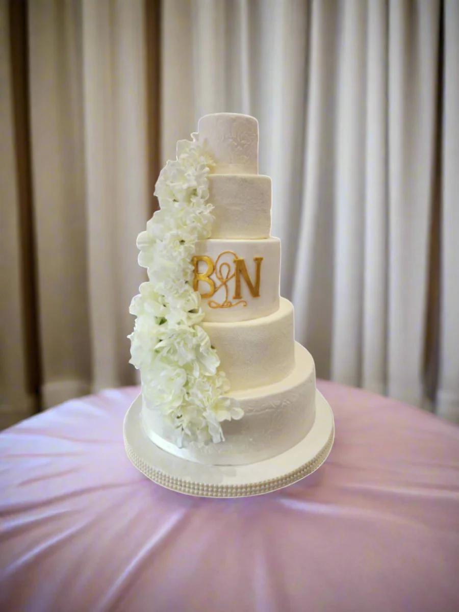 B & N Fondant Wedding Cake - Image 4