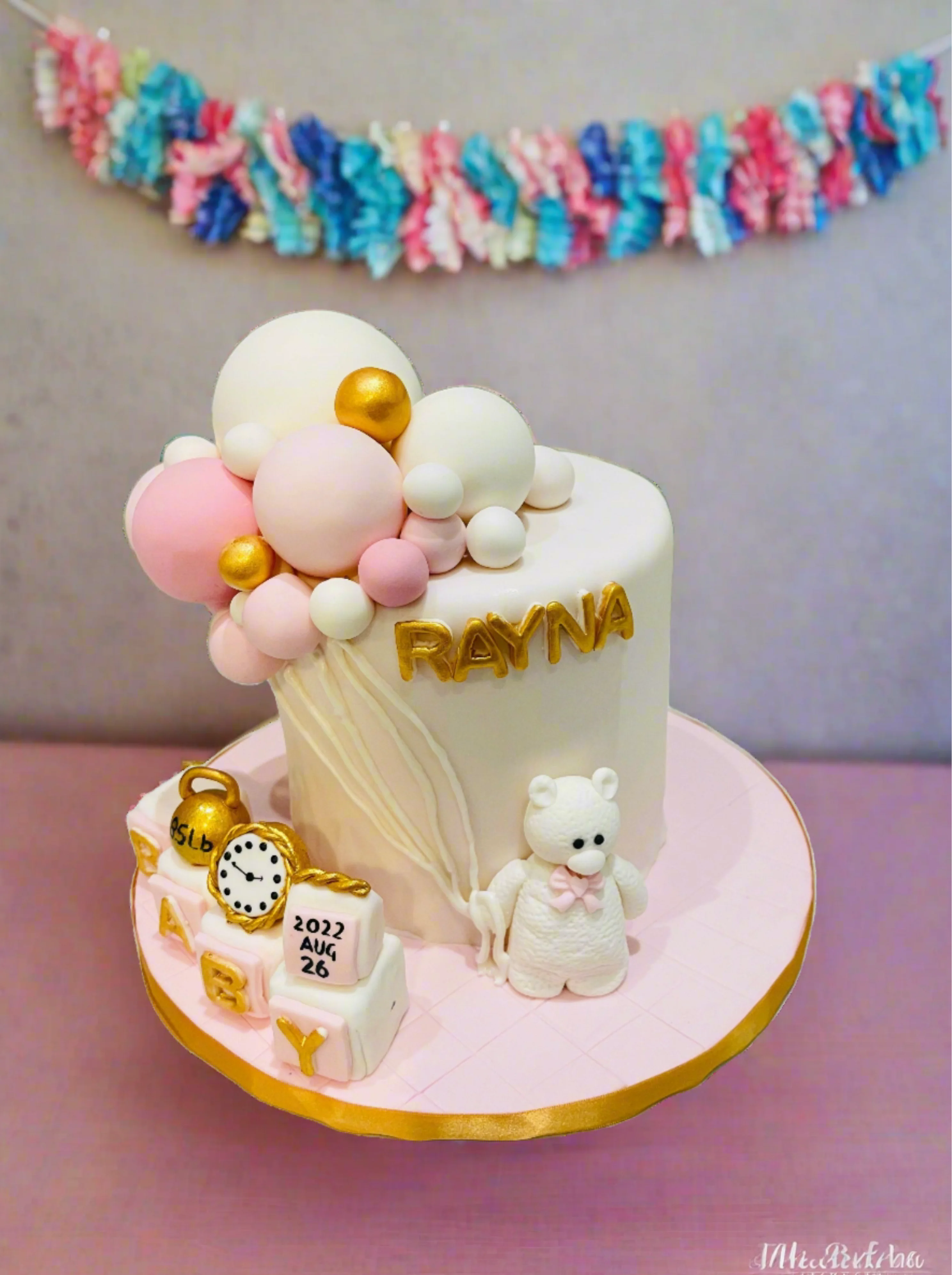 Baby Bear Balloon Fondant Cake - Image 4