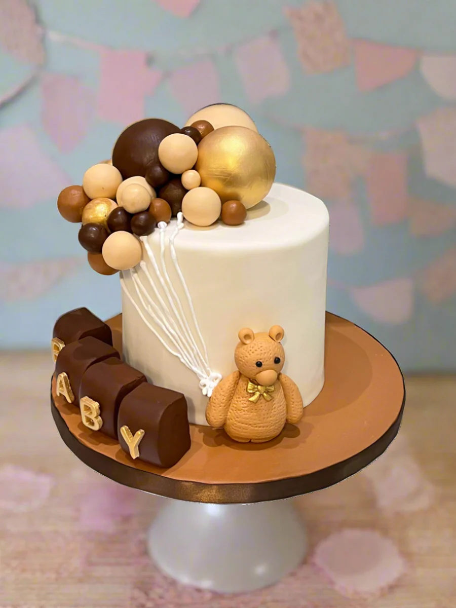 Bear Balloon Fondant Cake - Image 4