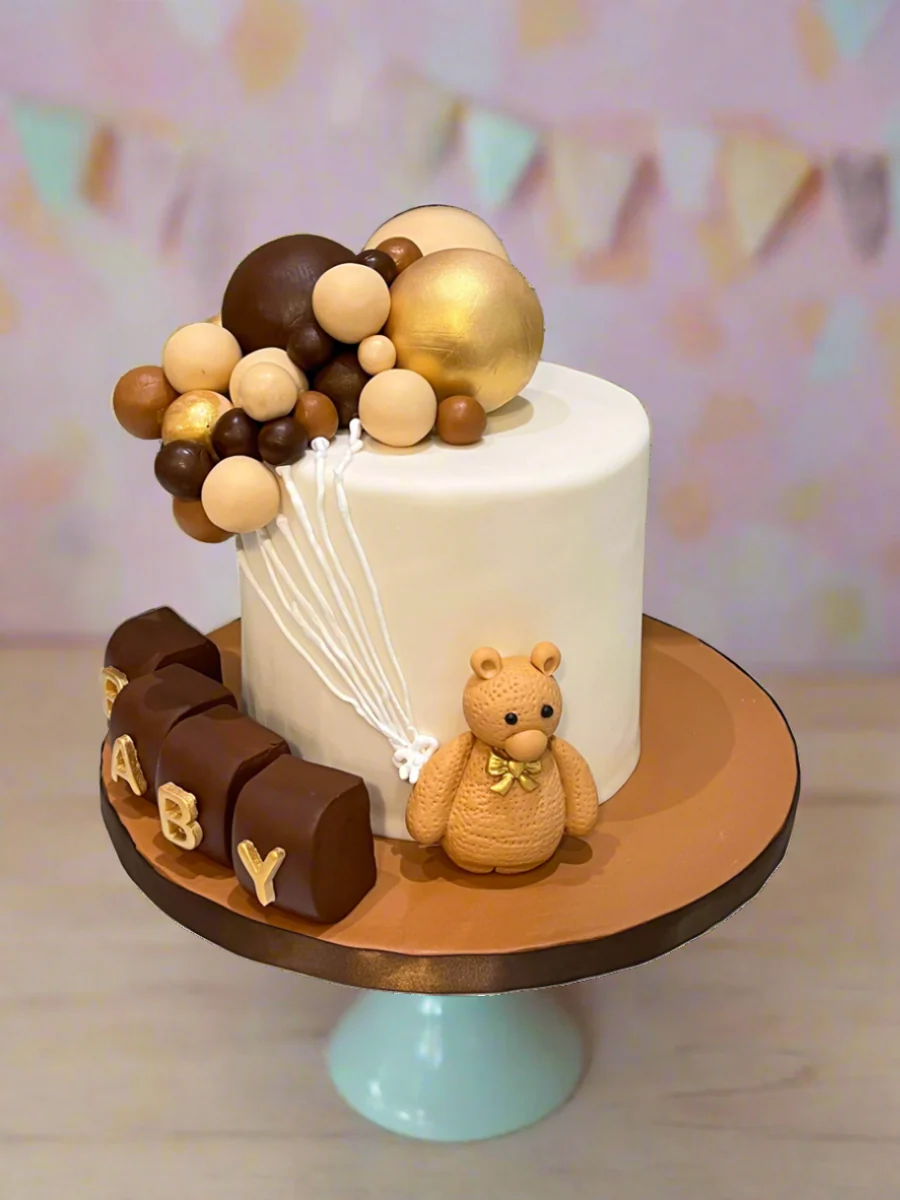 Bear Balloon Fondant Cake - Image 5