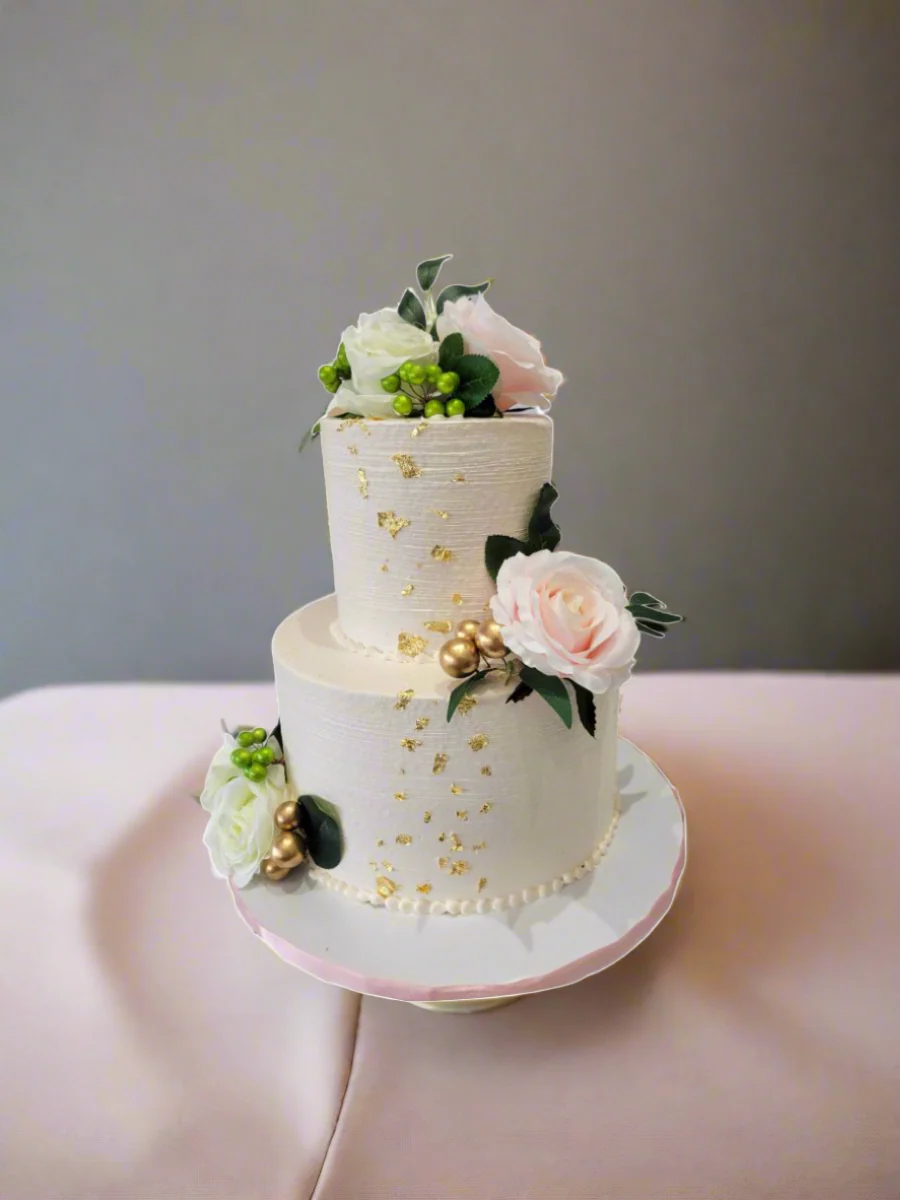 Berlin Ivory Wedding Cake - Image 2