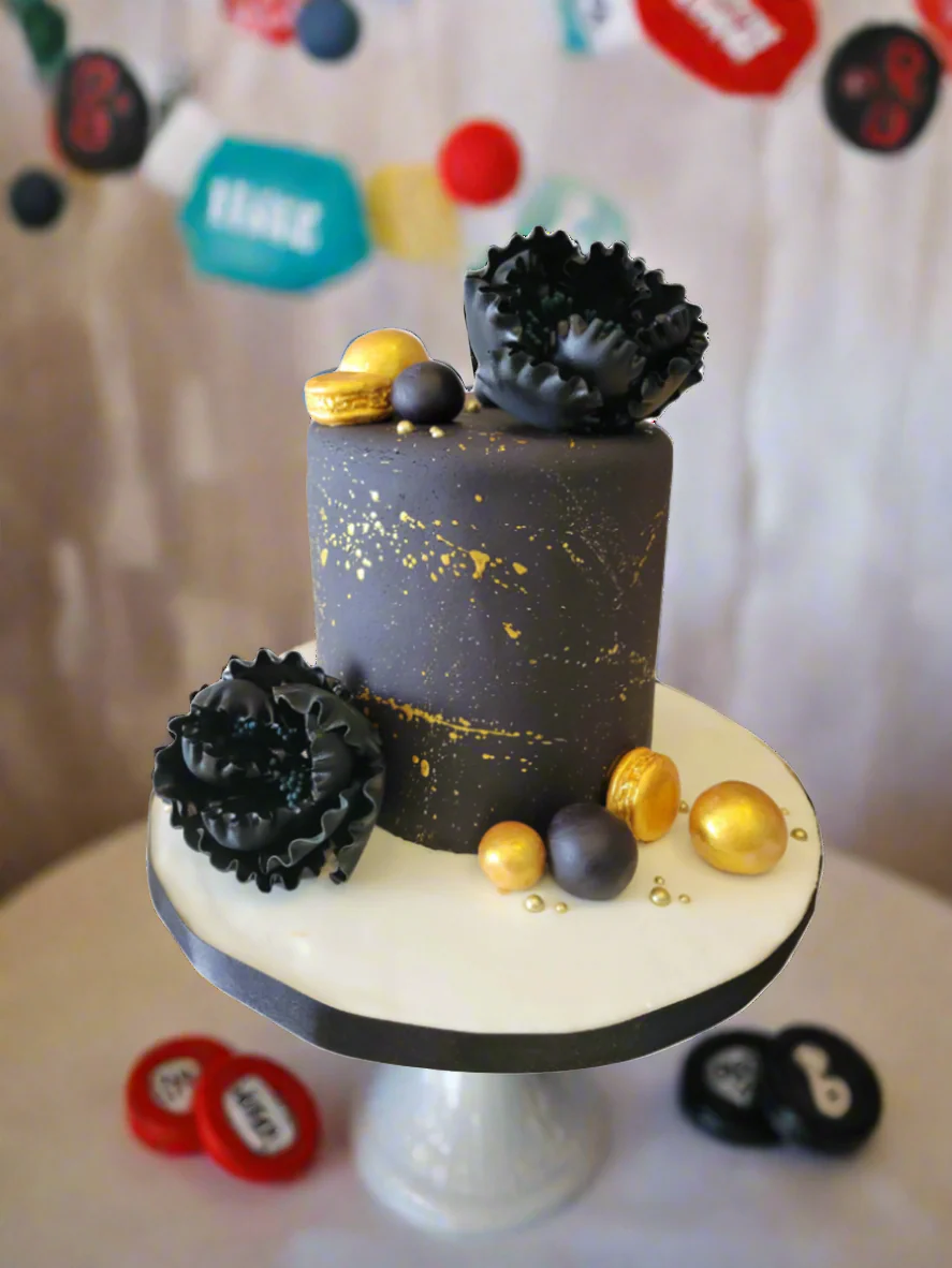Black & Gold Fondant Cake - Image 3