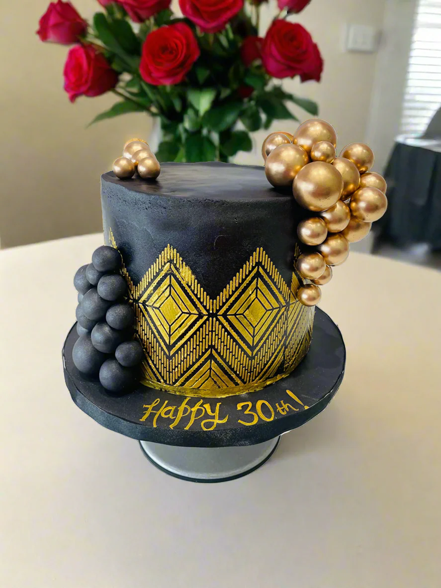 Black & Gold Demask Fondant Cake - Image 2