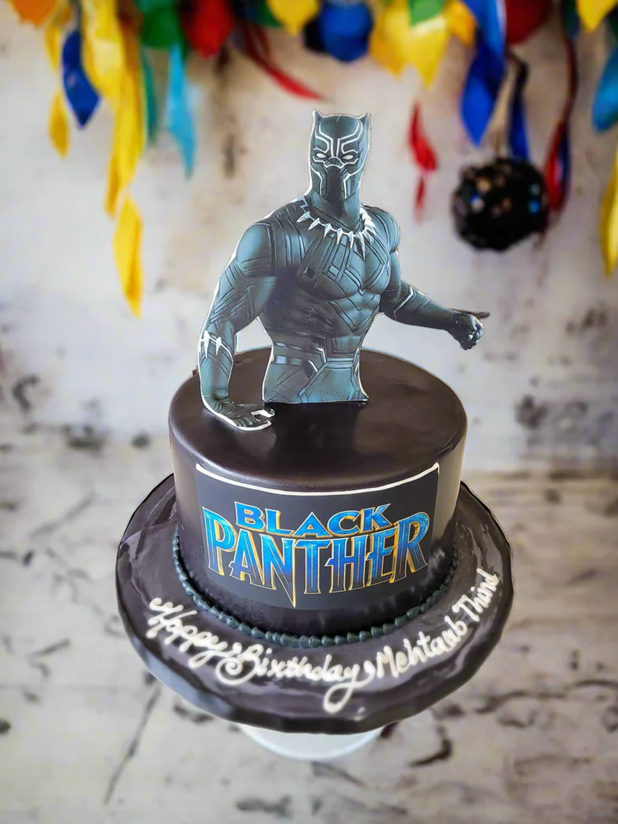 Black Panther Fondant Cake - Image 3