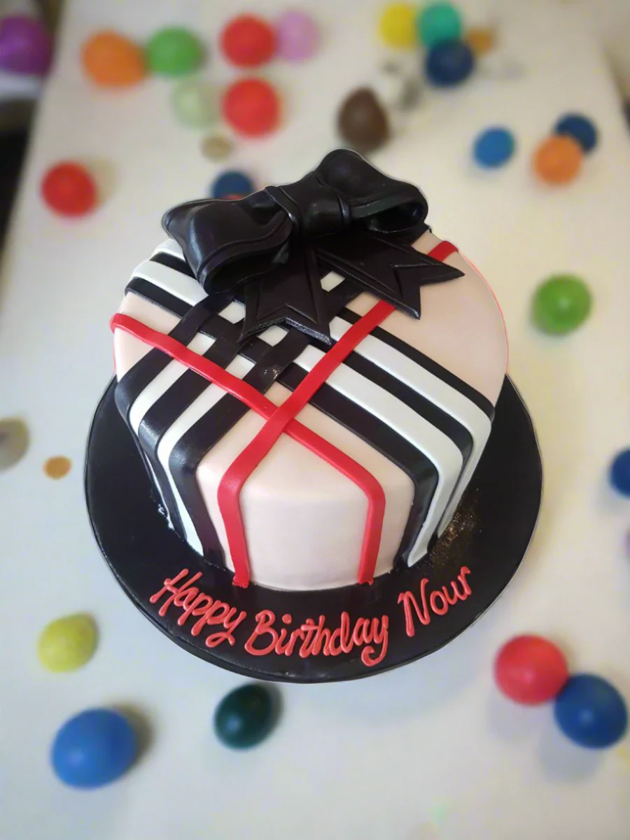 Burberry Fondant Cake - Image 3