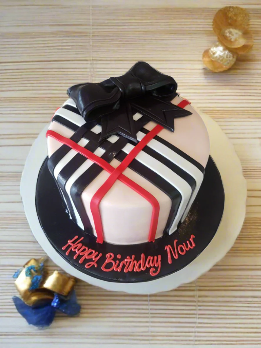 Burberry Fondant Cake - Image 4