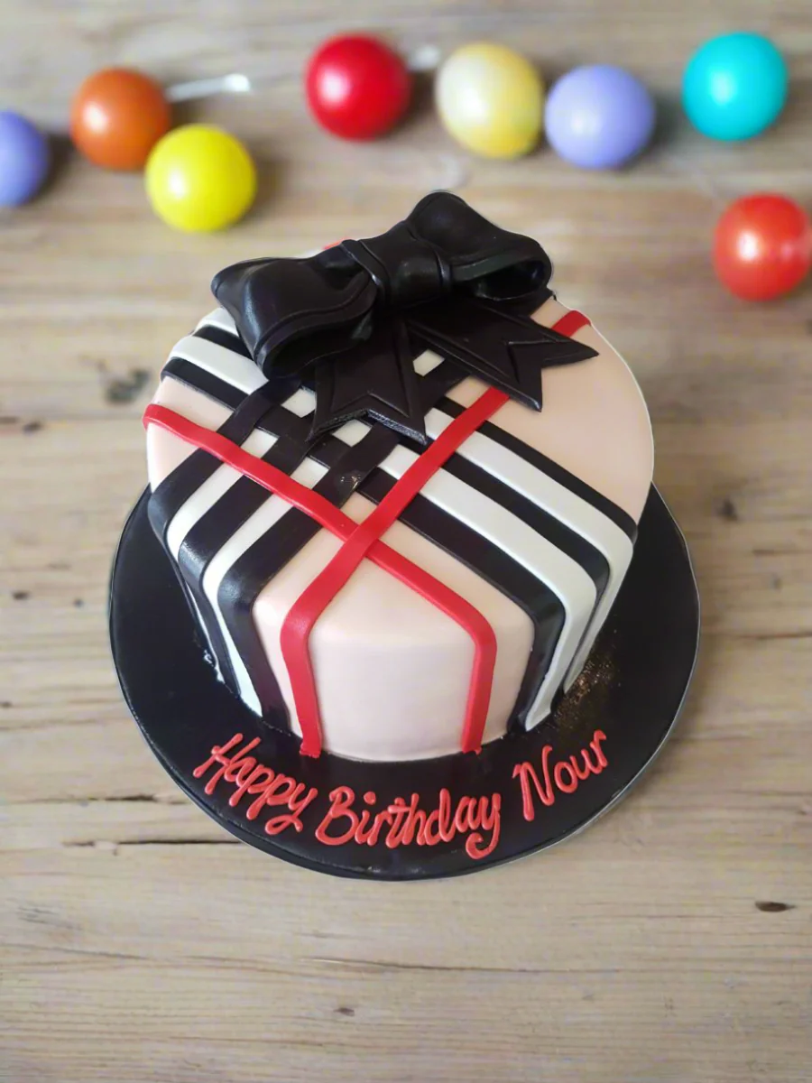 Burberry Fondant Cake - Image 5