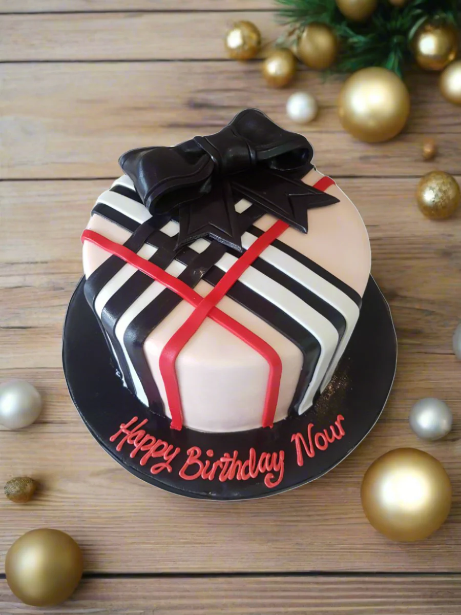 Burberry Fondant Cake - Image 6
