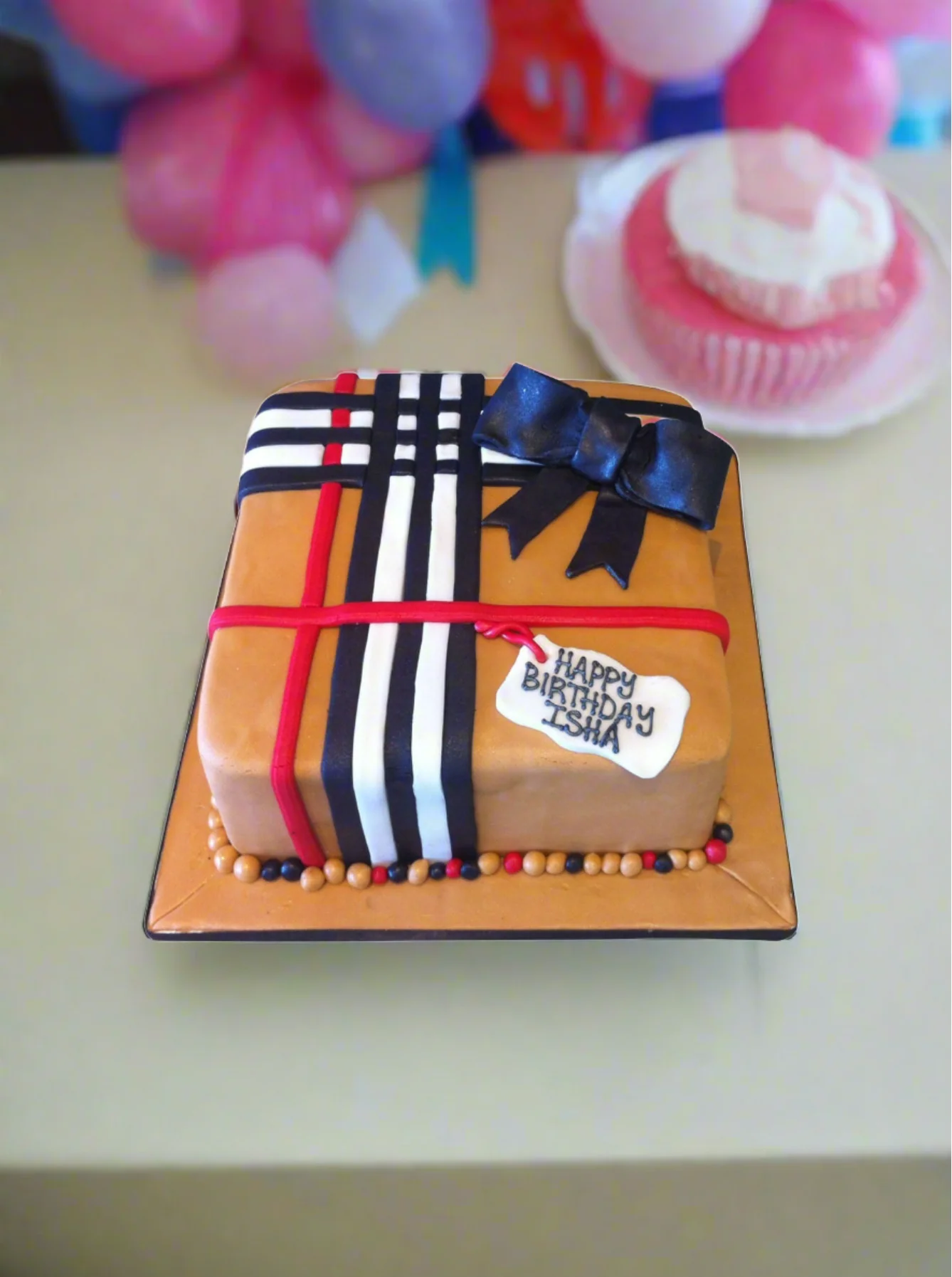 Burberry Gift Box Cake - Image 2