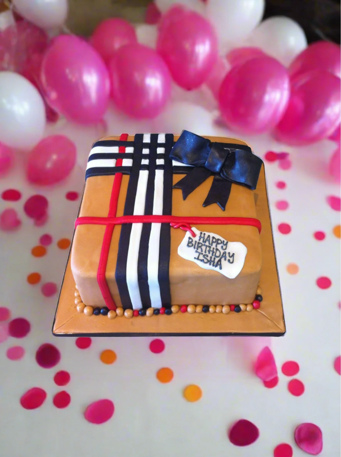 Burberry Gift Box Cake - Image 3