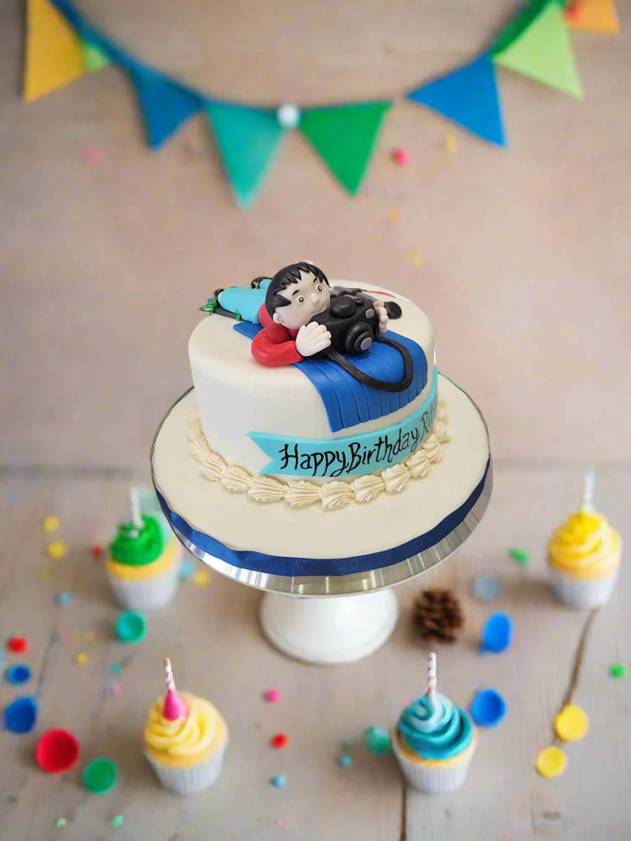 Cameraman Fondant Cake - Image 2