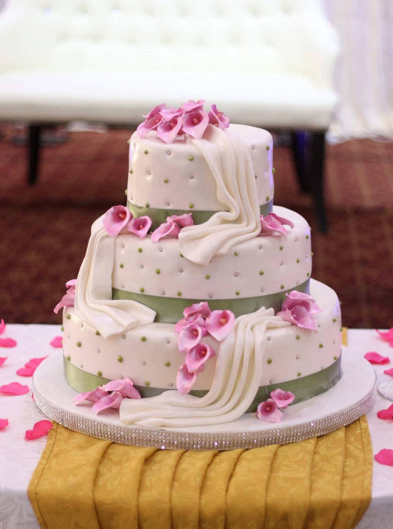 Charlotte Wedding Cake - Image 3