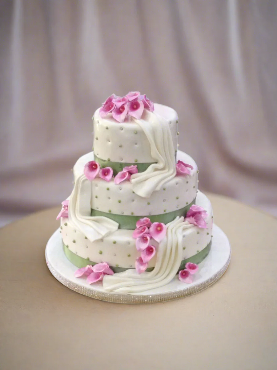 Charlotte Wedding Cake - Image 4