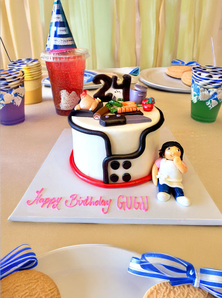 Chef Fondant Birthday Cake - Image 4