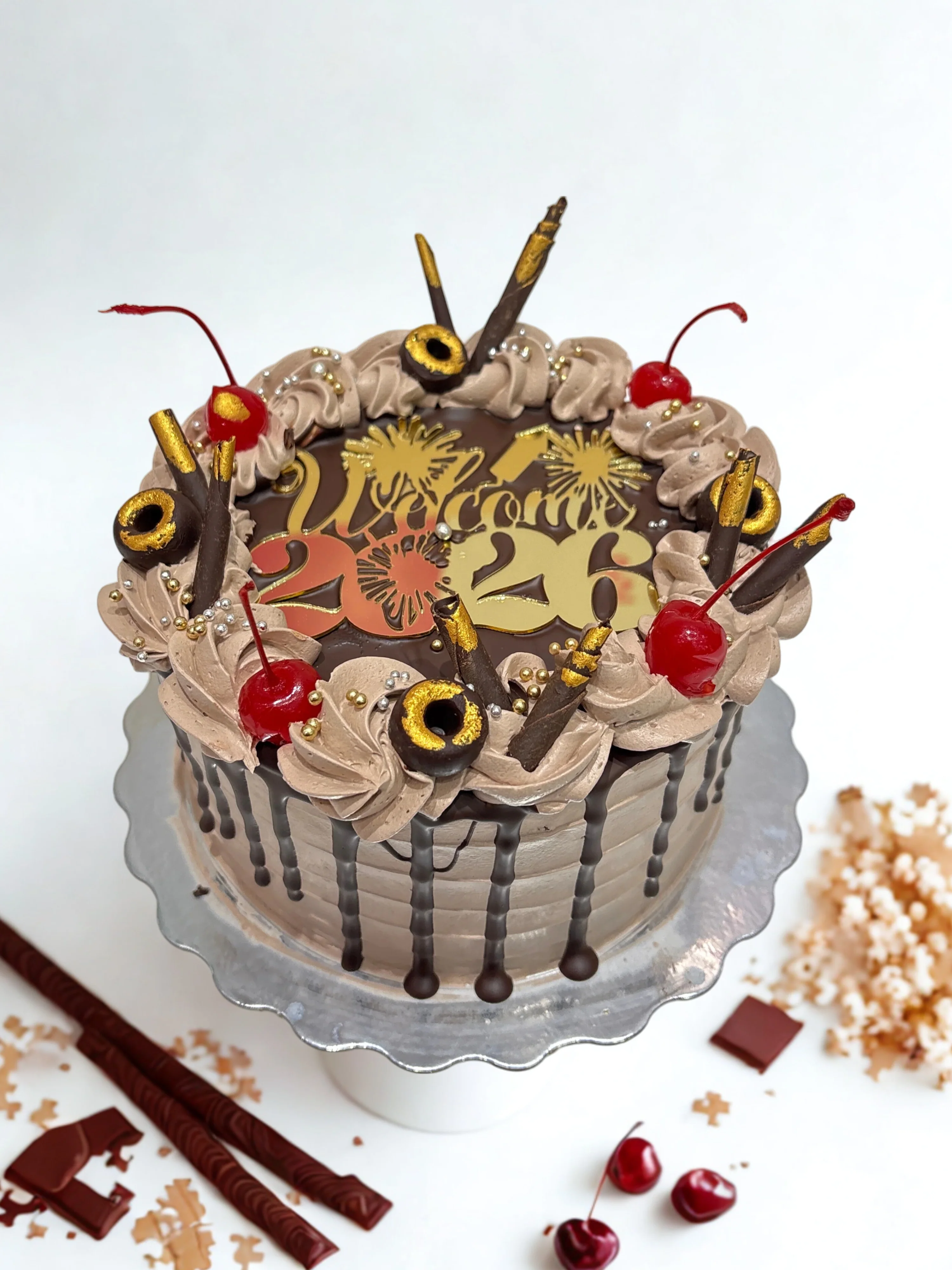 Cherry Gold New Year Cake - Image 4