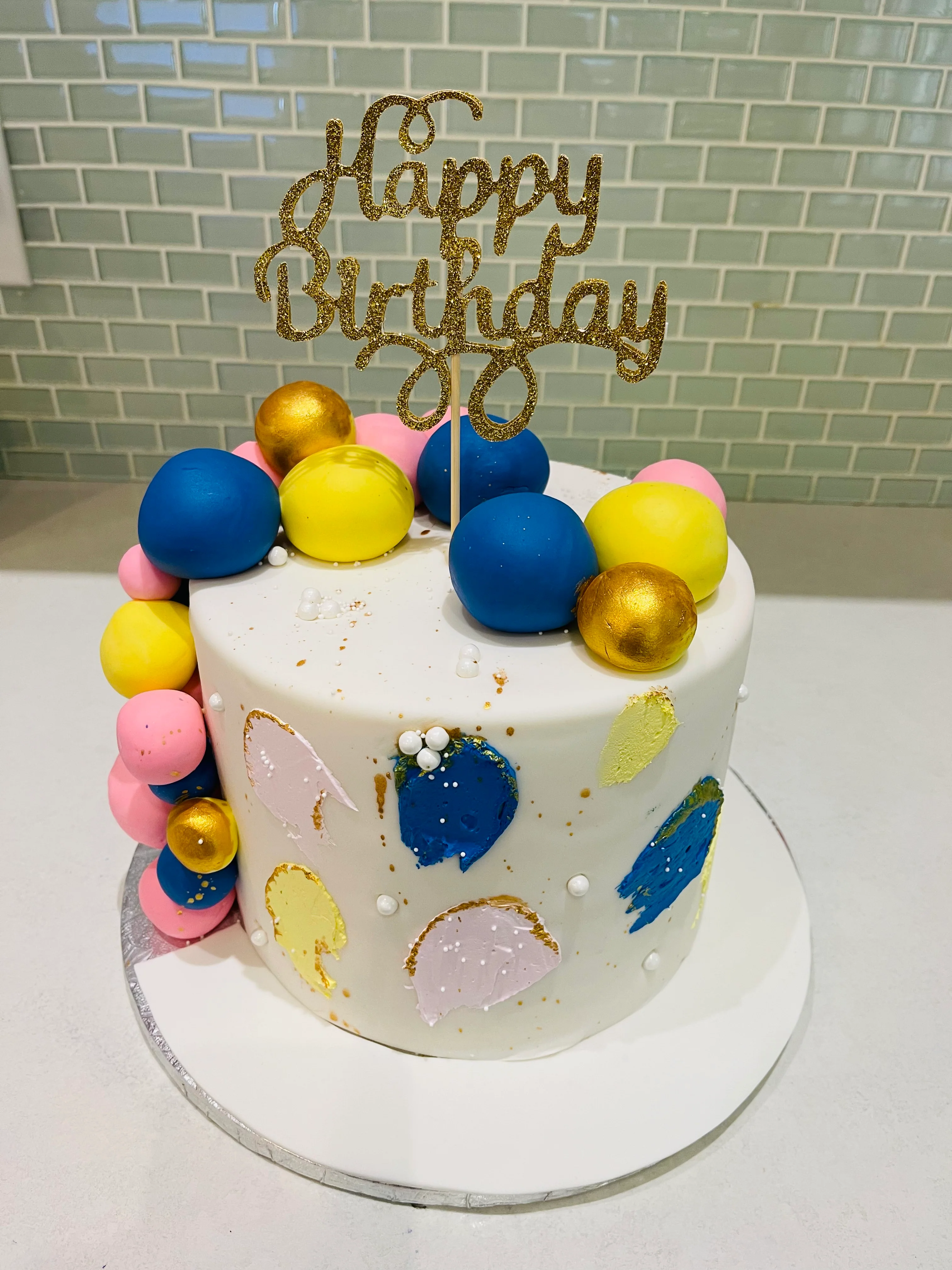 Colors Fondant Cake - Image 5