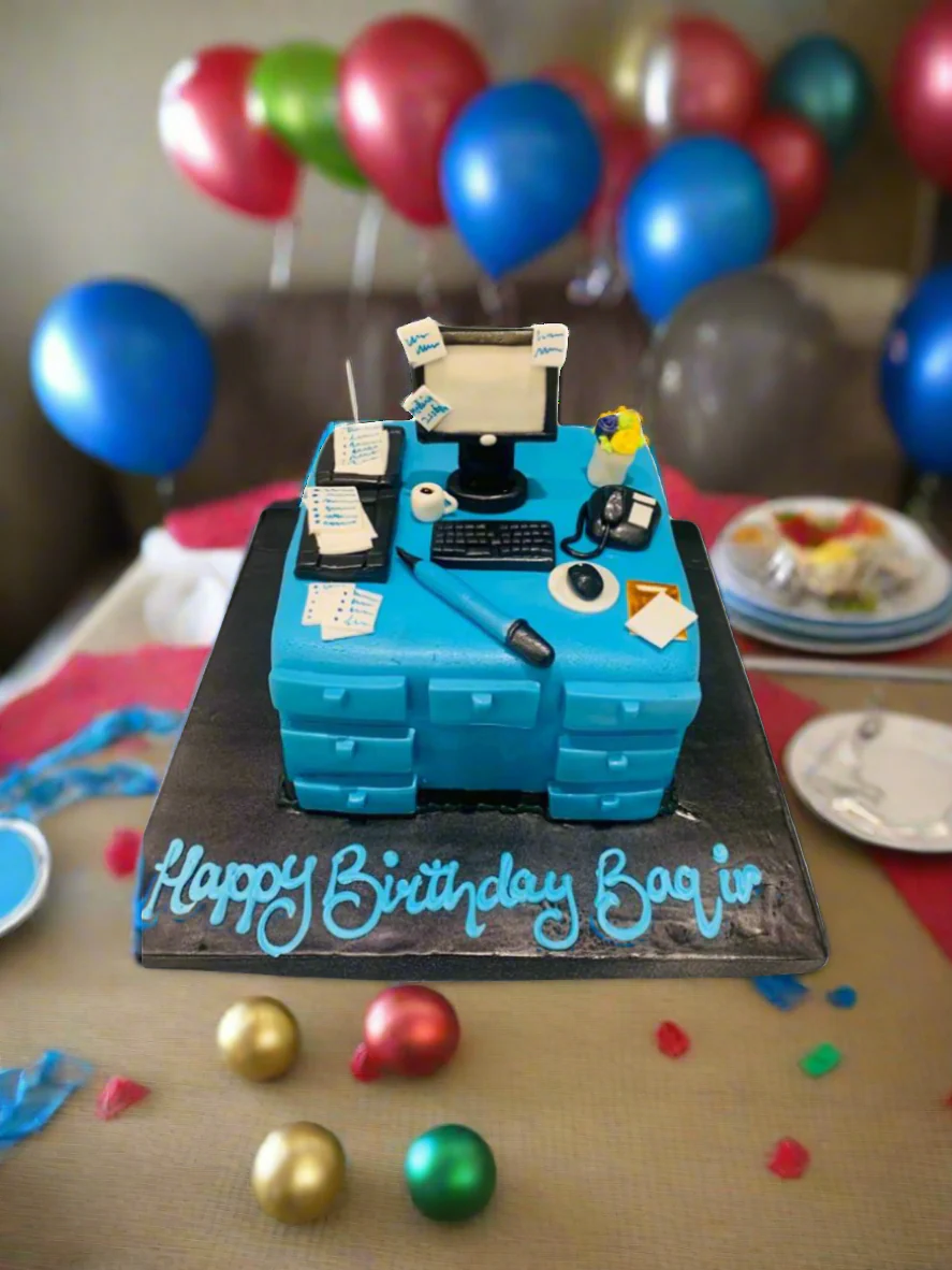 Computer Desk Fondant Cake - Image 3