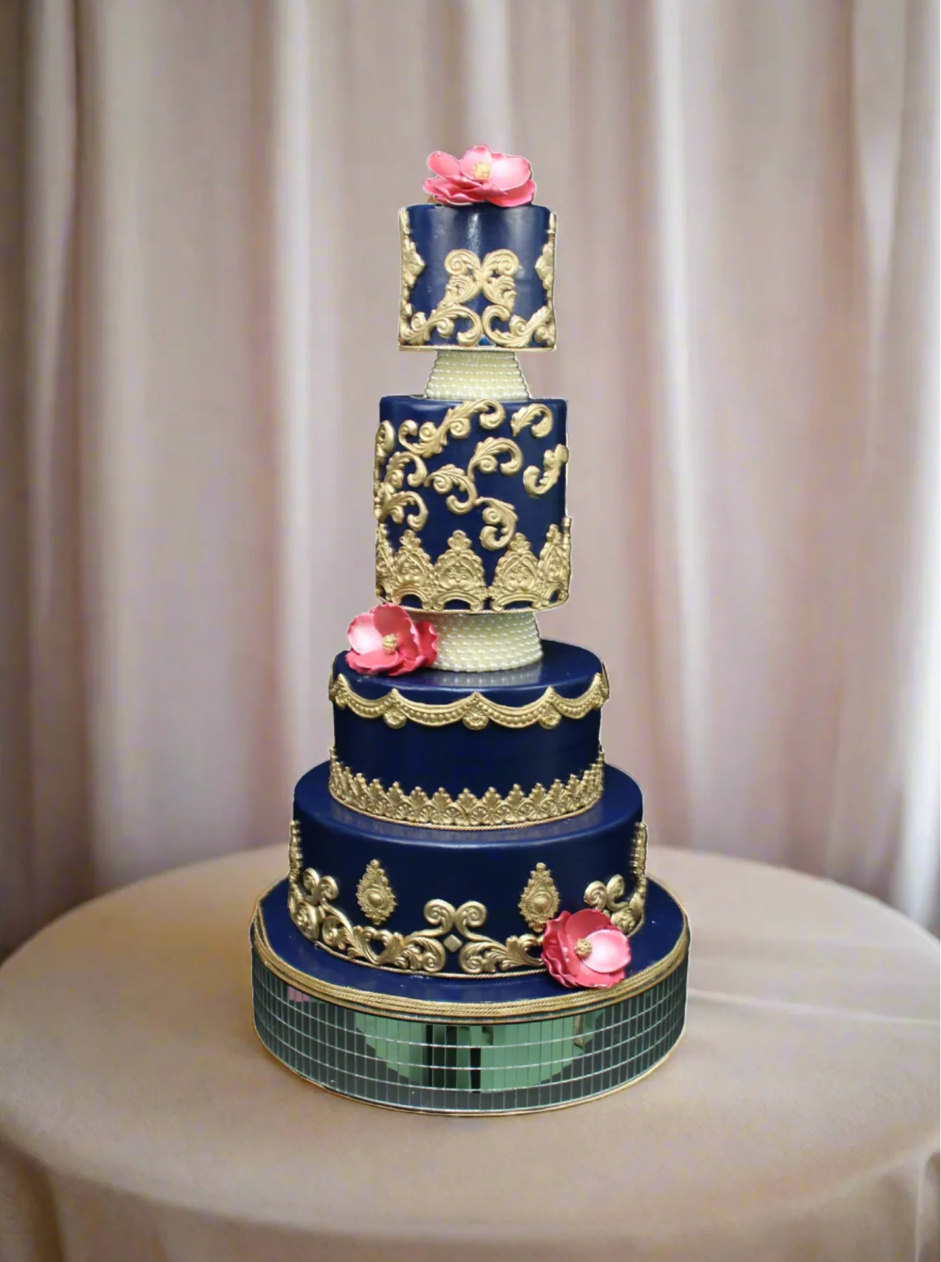 Courtney Wedding Cake - Image 3