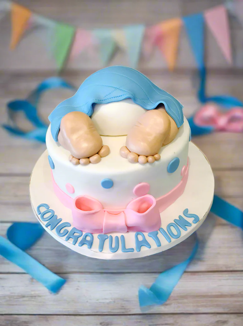 Crawling Baby Shower Cake - Image 4