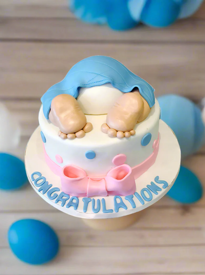 Crawling Baby Shower Cake - Image 5