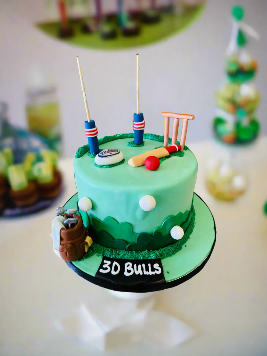 Cricket & Golf Fondant Cake - Image 4