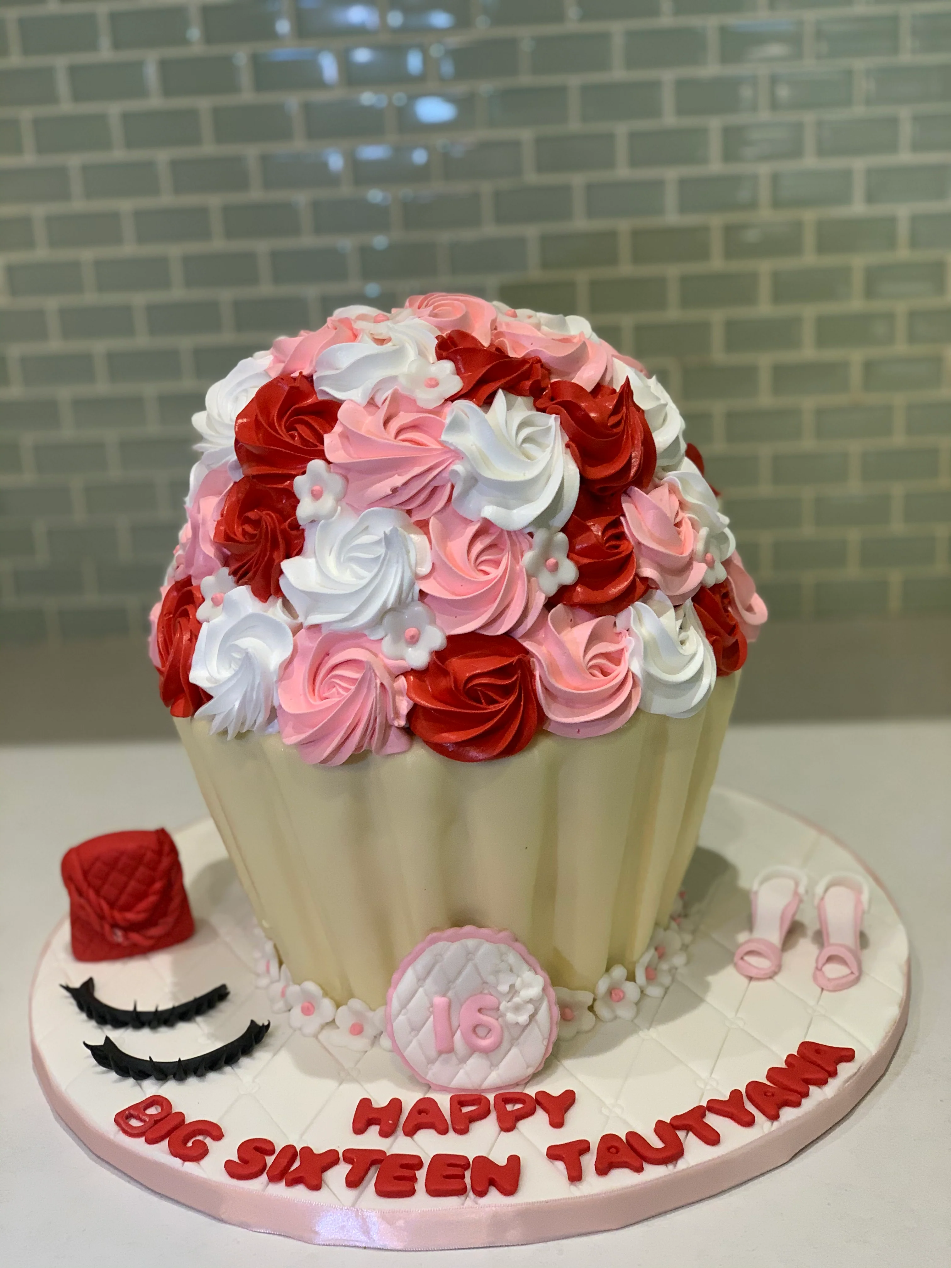 Cupcake Molded Cake - Image 5