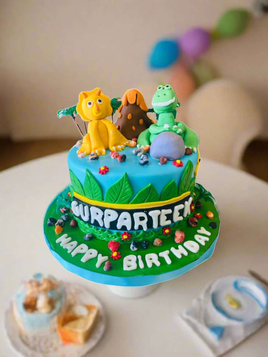 Dinosaur Fondant Birthday Cake - Image 4
