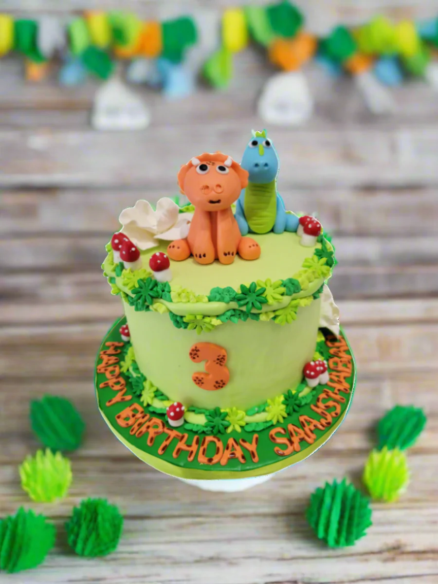 Dinosaur Fondant Cake - Image 4