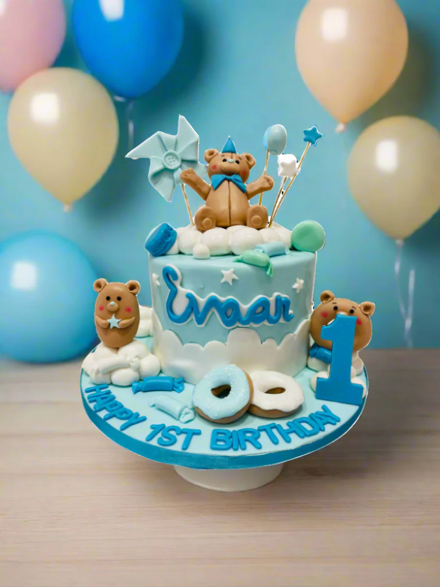Evaan 1st Birthday Fondant Cake - Image 2