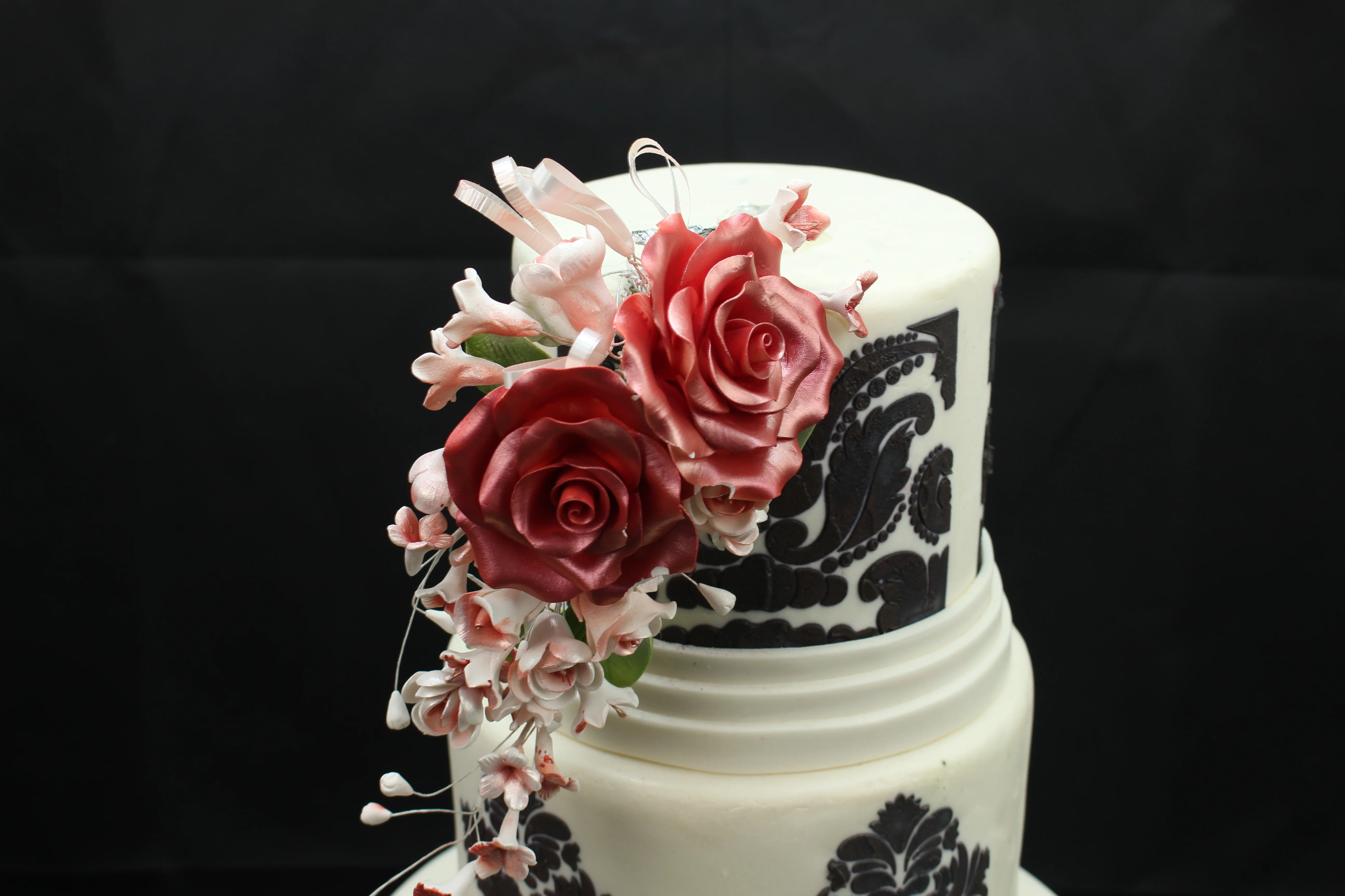 Flora Damask Wedding Cake - Image 7