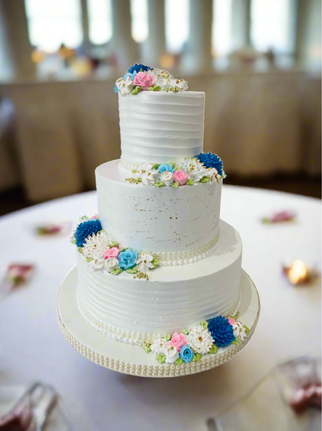 Floral Wedding Cream Cake - Image 2