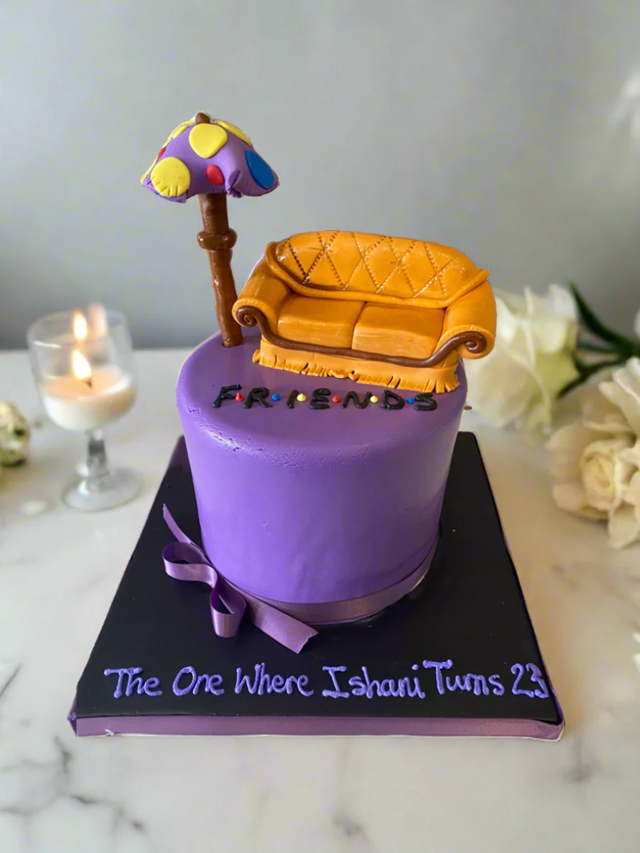 Friends Couch Fondant Cake - Image 2