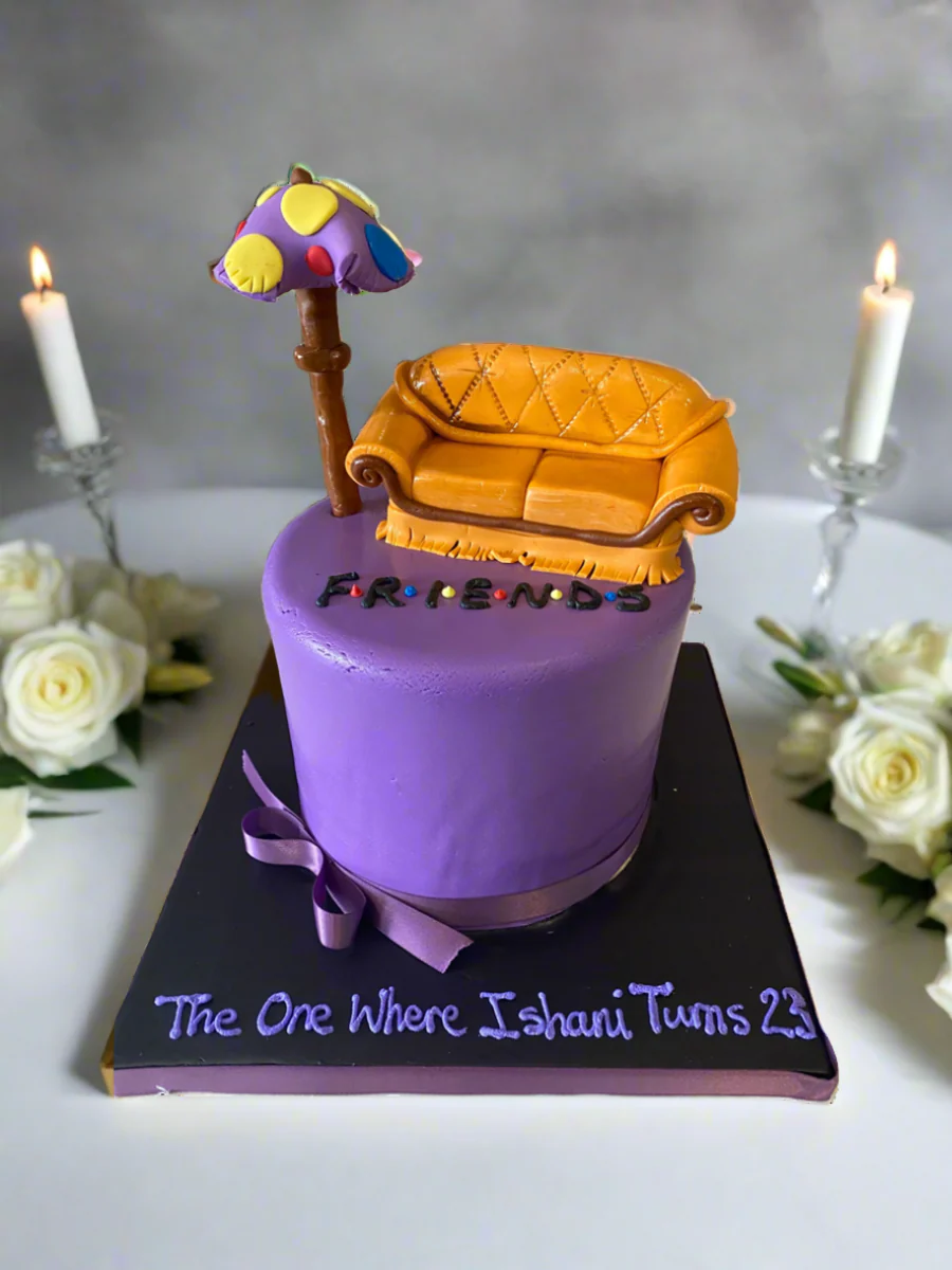 Friends Couch Fondant Cake - Image 3