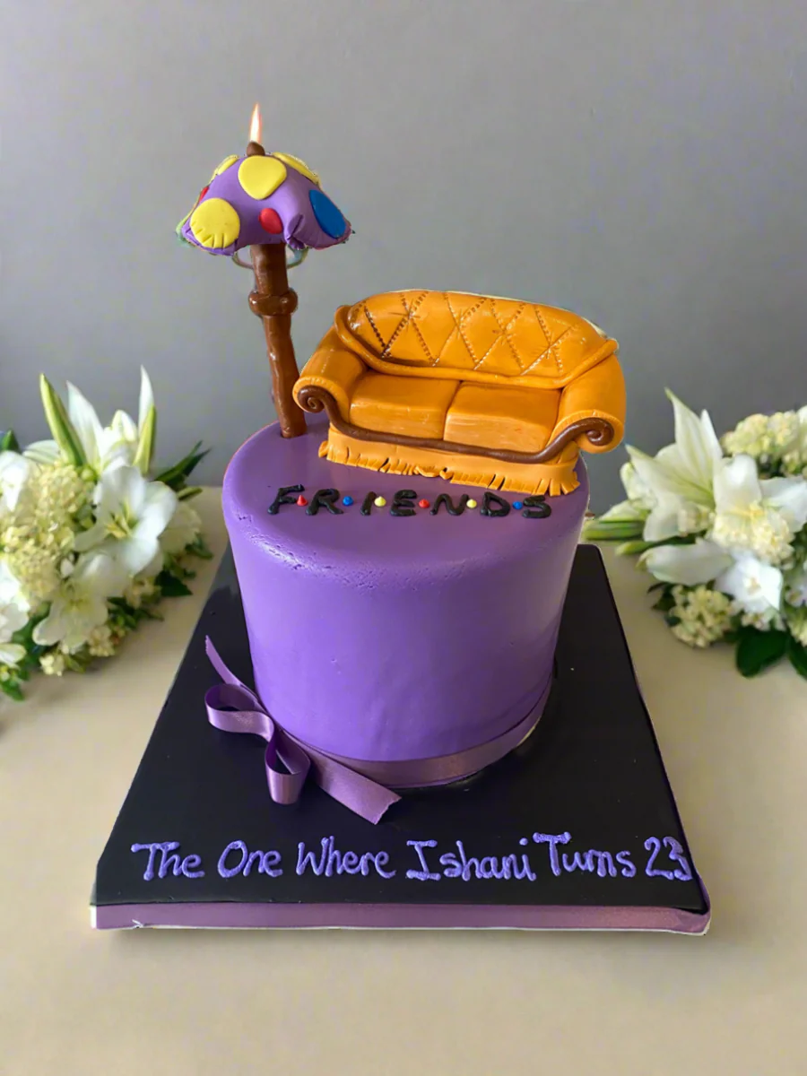 Friends Couch Fondant Cake - Image 5