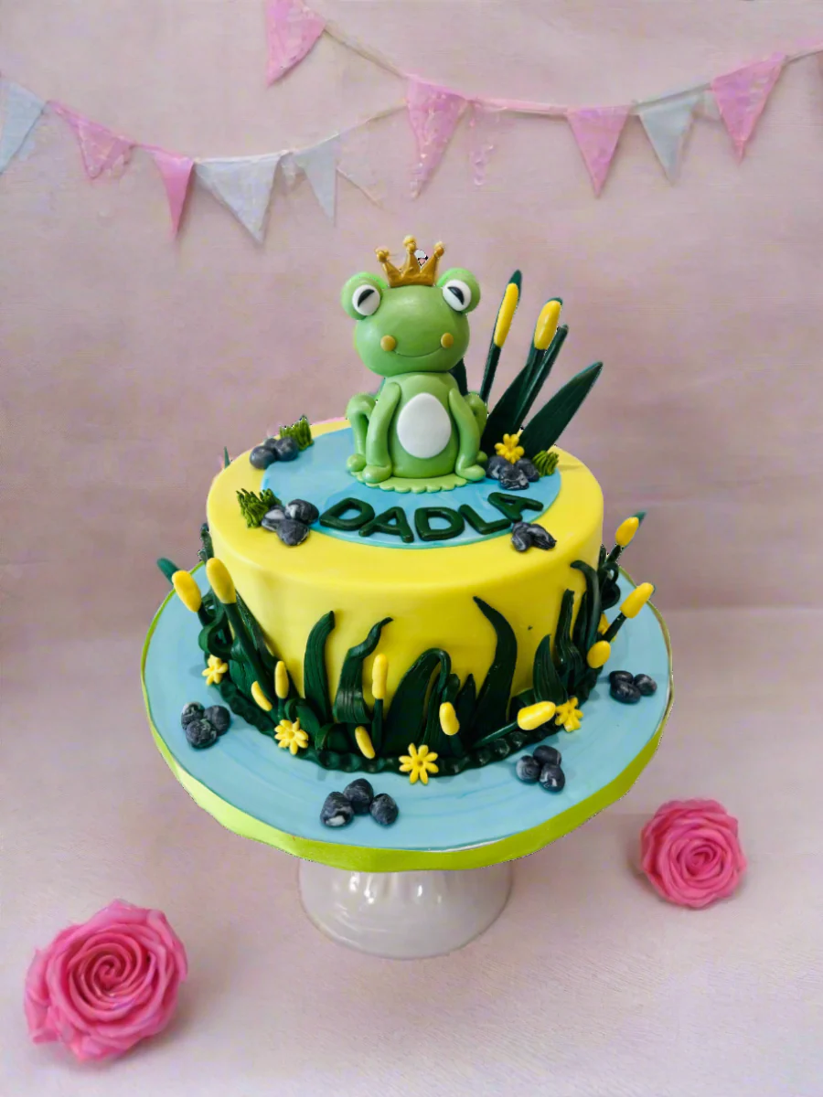 Frog Fondant Cake - Image 2