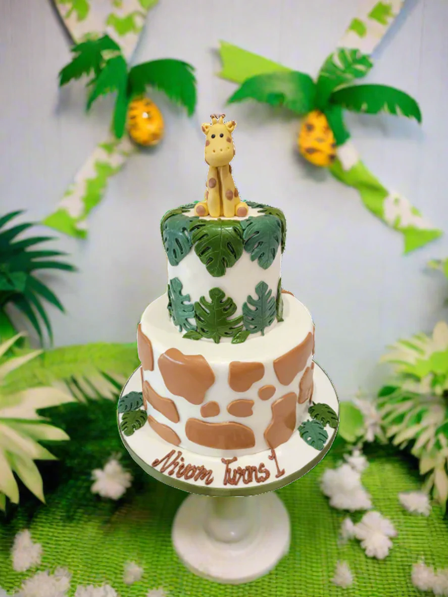 Giraffe Jungle Fondant Tiered Cake - Image 3