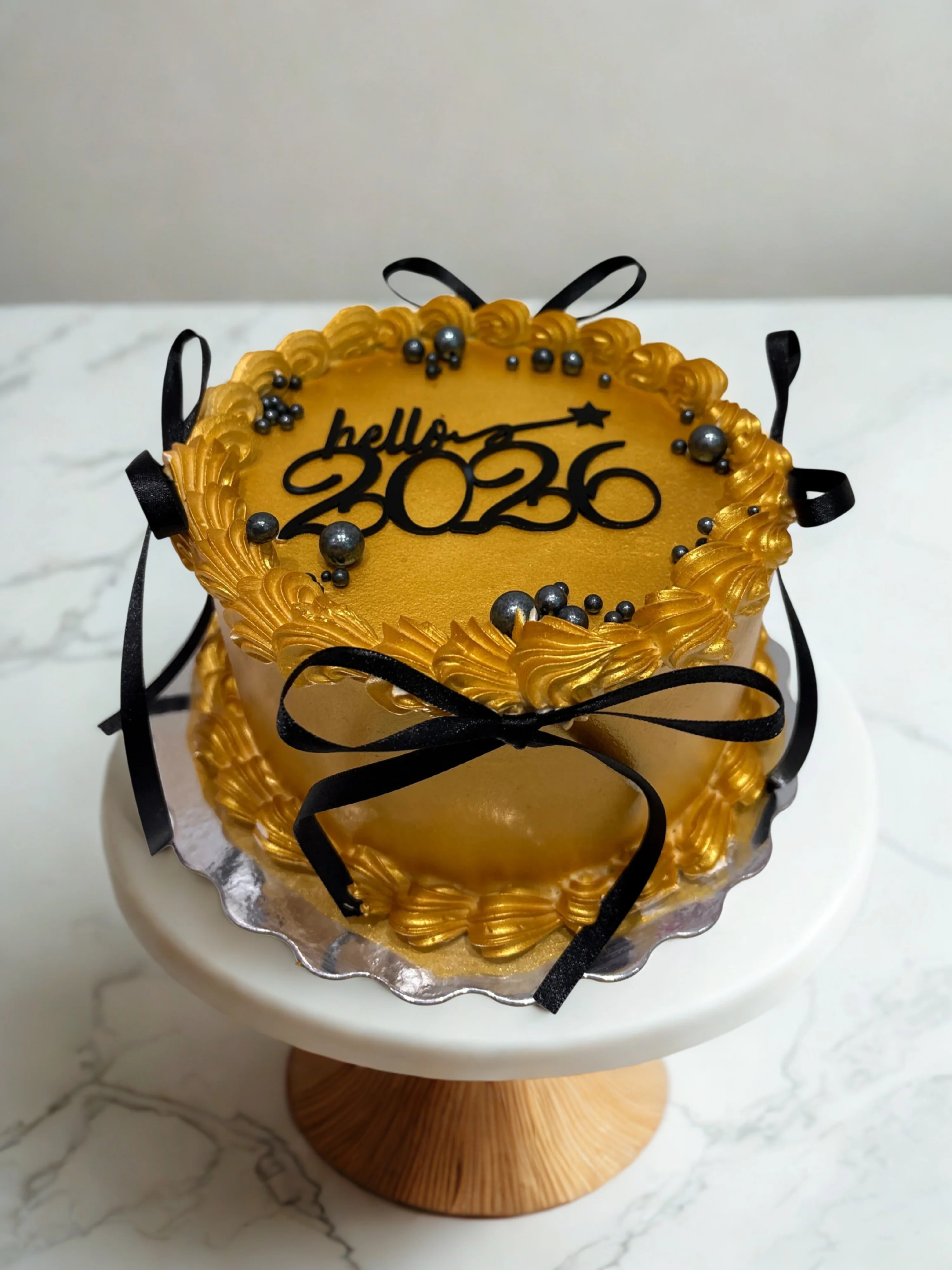 Gold & Black Bow New Year Cake - Image 4
