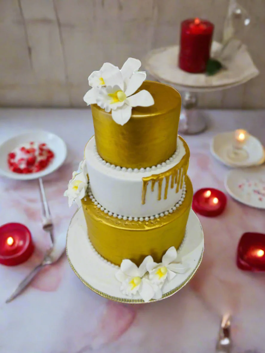 Gold & White Lillies Fondant Cake - Image 2