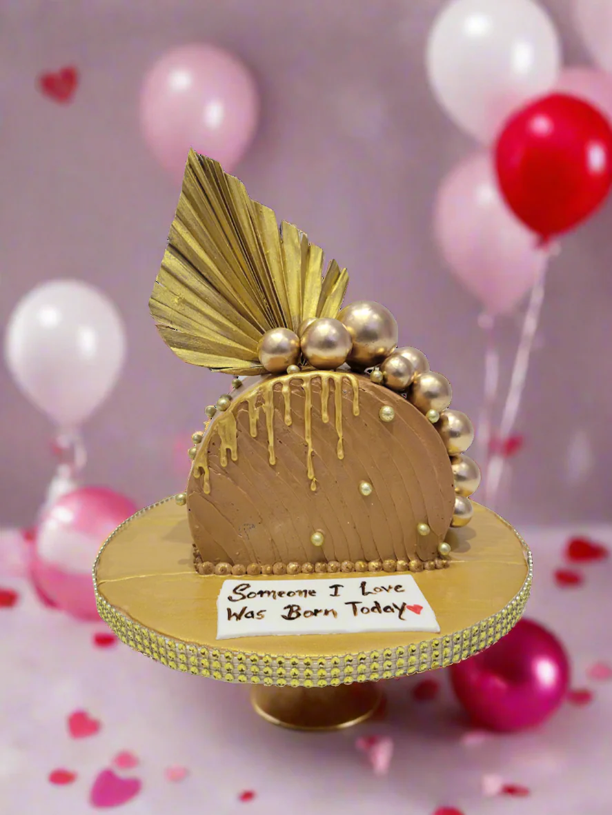 Golden Arch Cake - Image 3
