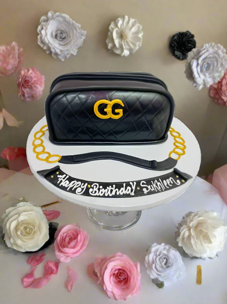 Gucci Fondant Bag Cake - Image 2